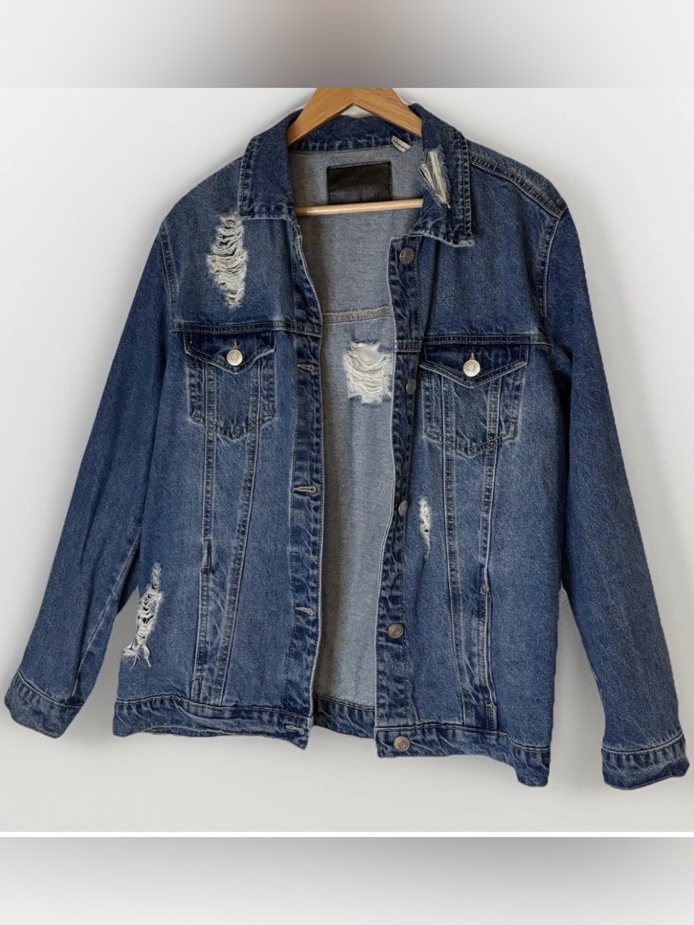 Refuge Women’s Denim Jean Jacket Light Wash Distressed Button Up Size Medium